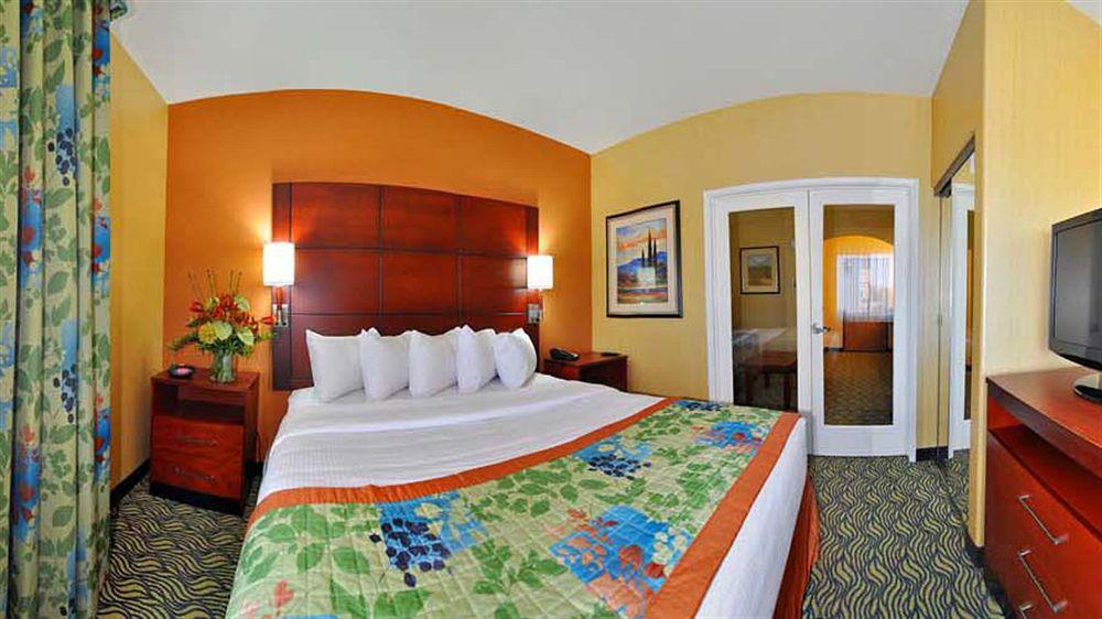 Best Western Plus Fresno Inn Bagian luar foto