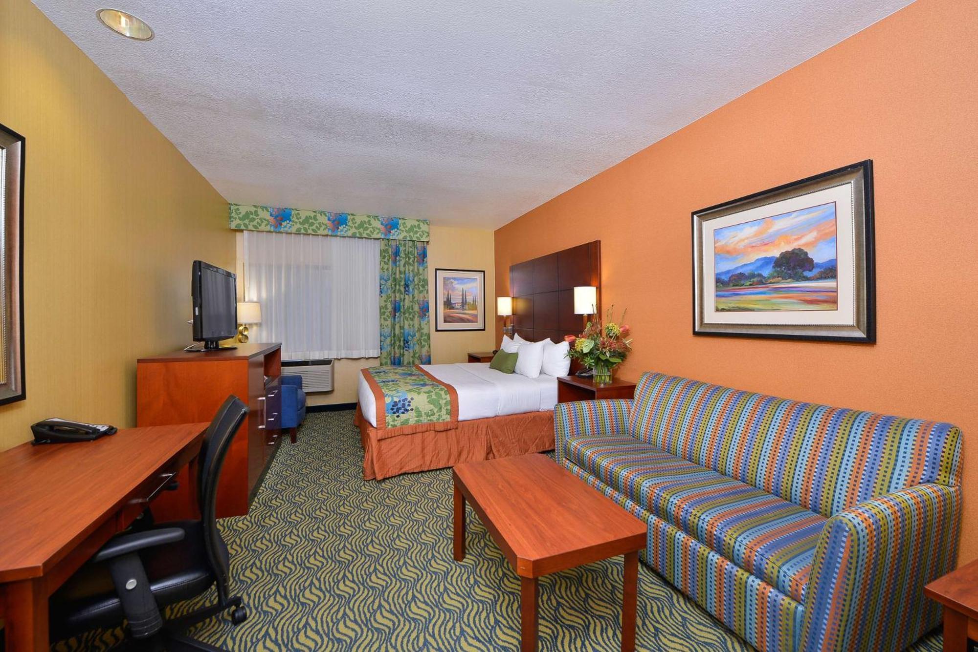 Best Western Plus Fresno Inn Bagian luar foto