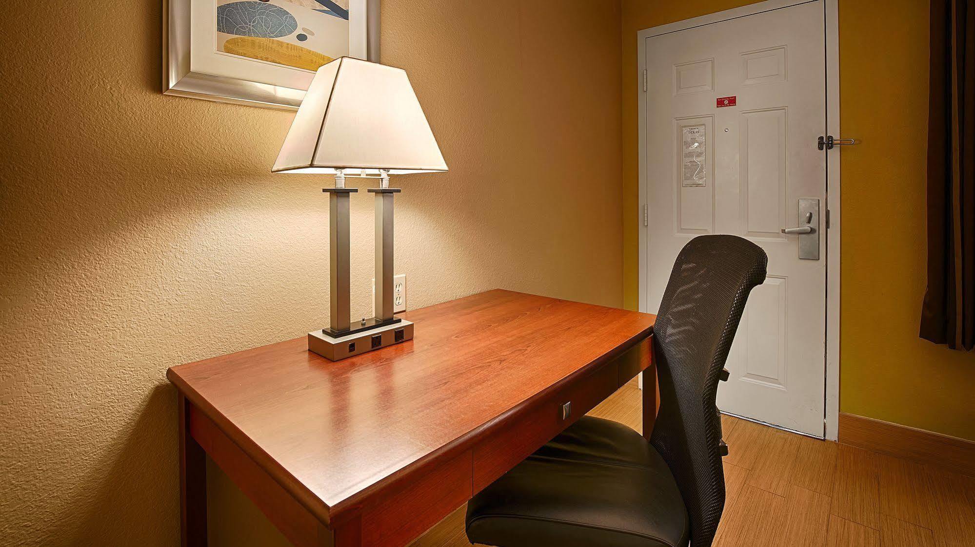 Best Western Plus Fresno Inn Bagian luar foto