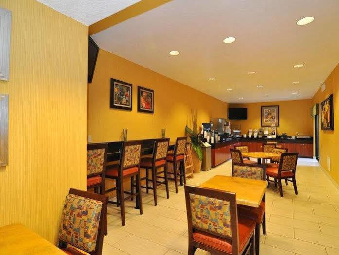 Best Western Plus Fresno Inn Bagian luar foto